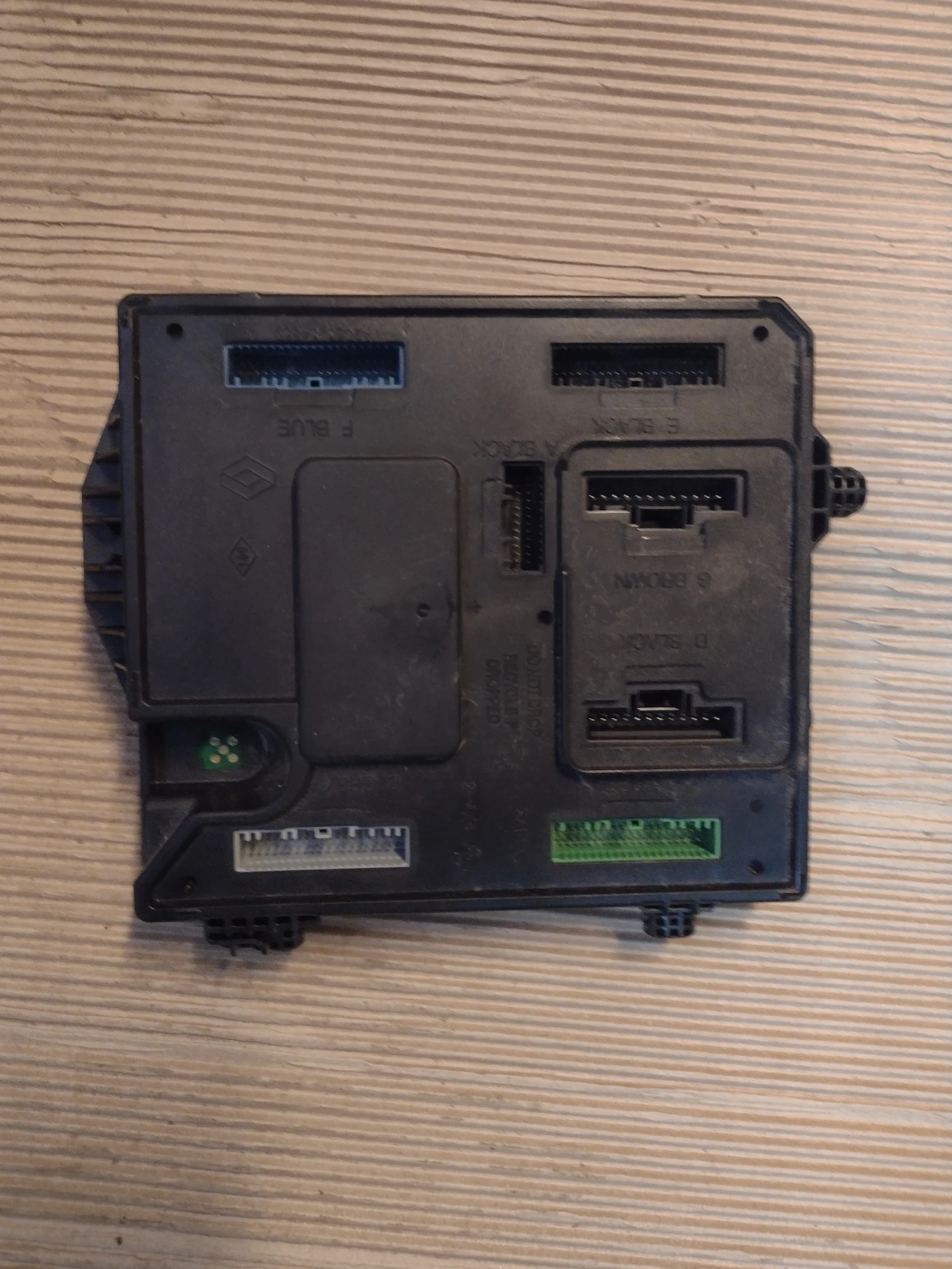 284B18853R  BCM ����� RENAULT FLUENCE S180180060 | Mobile.bg � ����������� 1