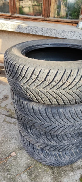 Гуми Всесезонни 195/65R15, снимка 7 - Гуми и джанти - 48199543