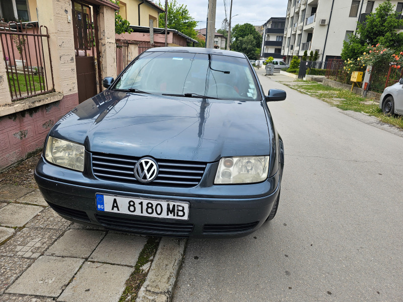 VW Bora, снимка 1 - Автомобили и джипове - 46332585