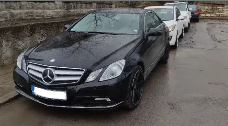 Mercedes-Benz E 500 7G Tronic* DISTRONIC* * Panorama* KeylessGO, снимка 2 - Автомобили и джипове - 49145990