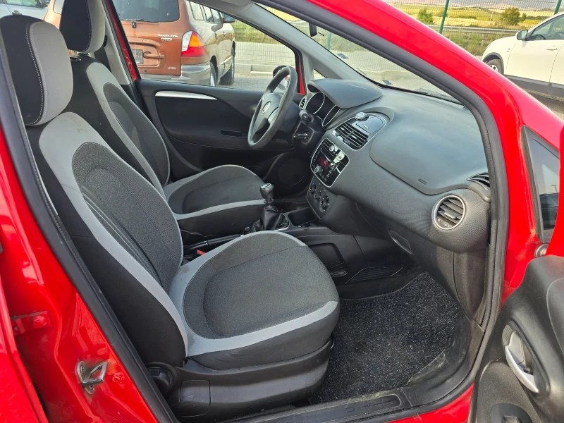 Fiat Punto 1.2i 70кс 2012 година ЕВРО 5, снимка 13 - Автомобили и джипове - 51100071