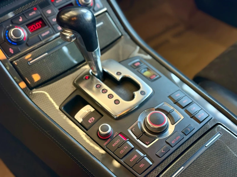 Audi S8 V10* Ceramic* Carbon* Bang&Olufsen* Лизинг* , снимка 12 - Автомобили и джипове - 51523847