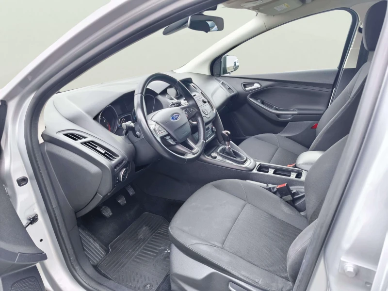 Ford Focus 1.0, снимка 8 - Автомобили и джипове - 52081351