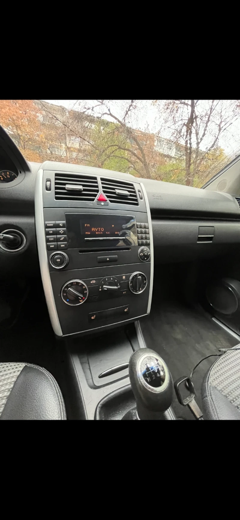 Mercedes-Benz A 180, снимка 4 - Автомобили и джипове - 52827368