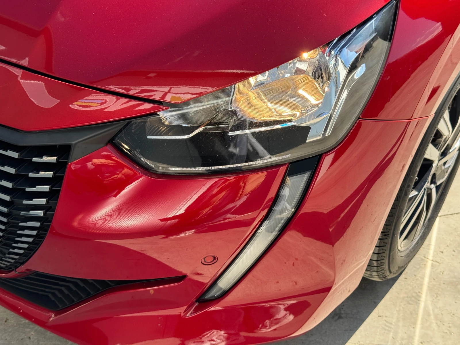 Peugeot 208 1.2i 101hp EU6 - изображение 5
