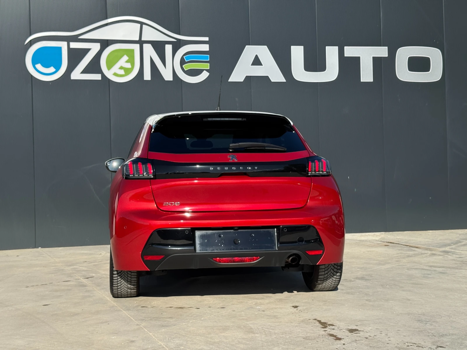 Peugeot 208 1.2i 101hp EU6 - изображение 3