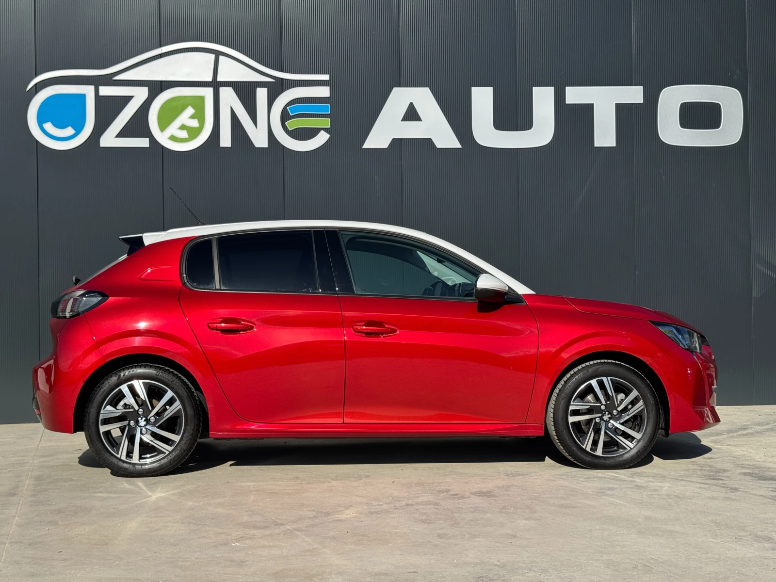 Peugeot 208 1.2i 101hp EU6 - изображение 2