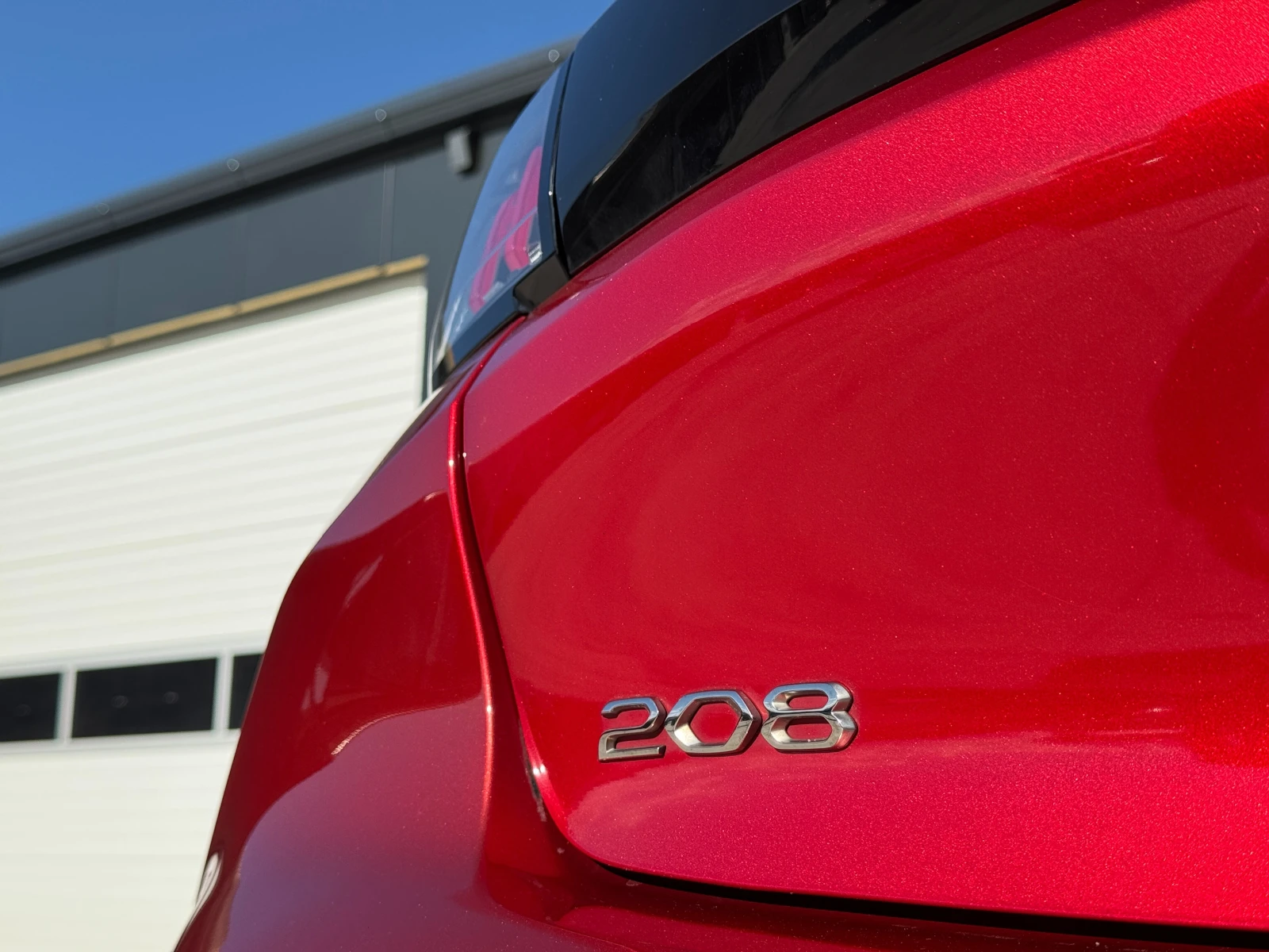 Peugeot 208 1.2i 101hp EU6 - изображение 7