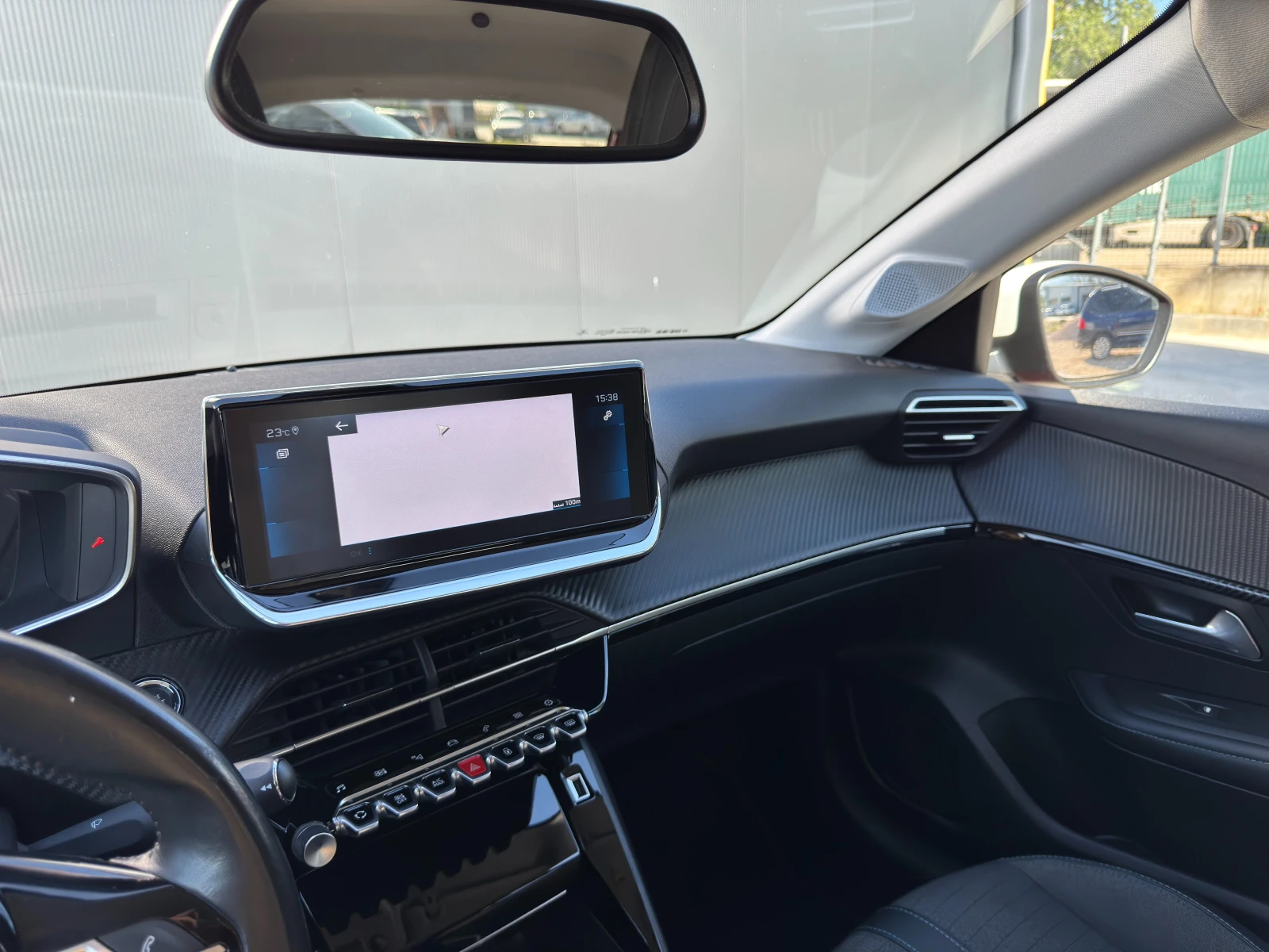 Peugeot 208 1.2i 101hp EU6 - изображение 10