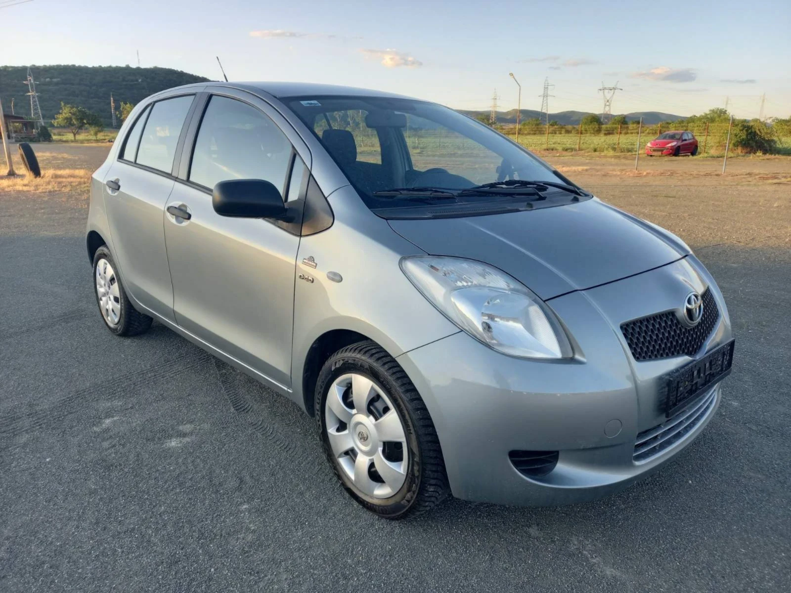Toyota Yaris 1.4 - изображение 3