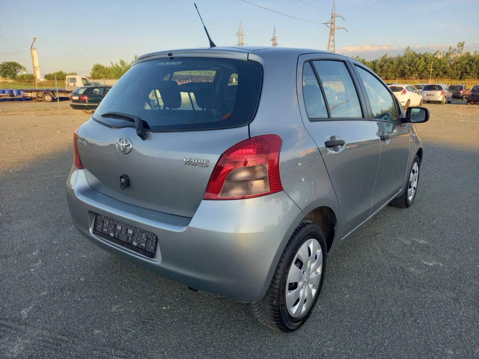 Toyota Yaris 1.4 - изображение 4