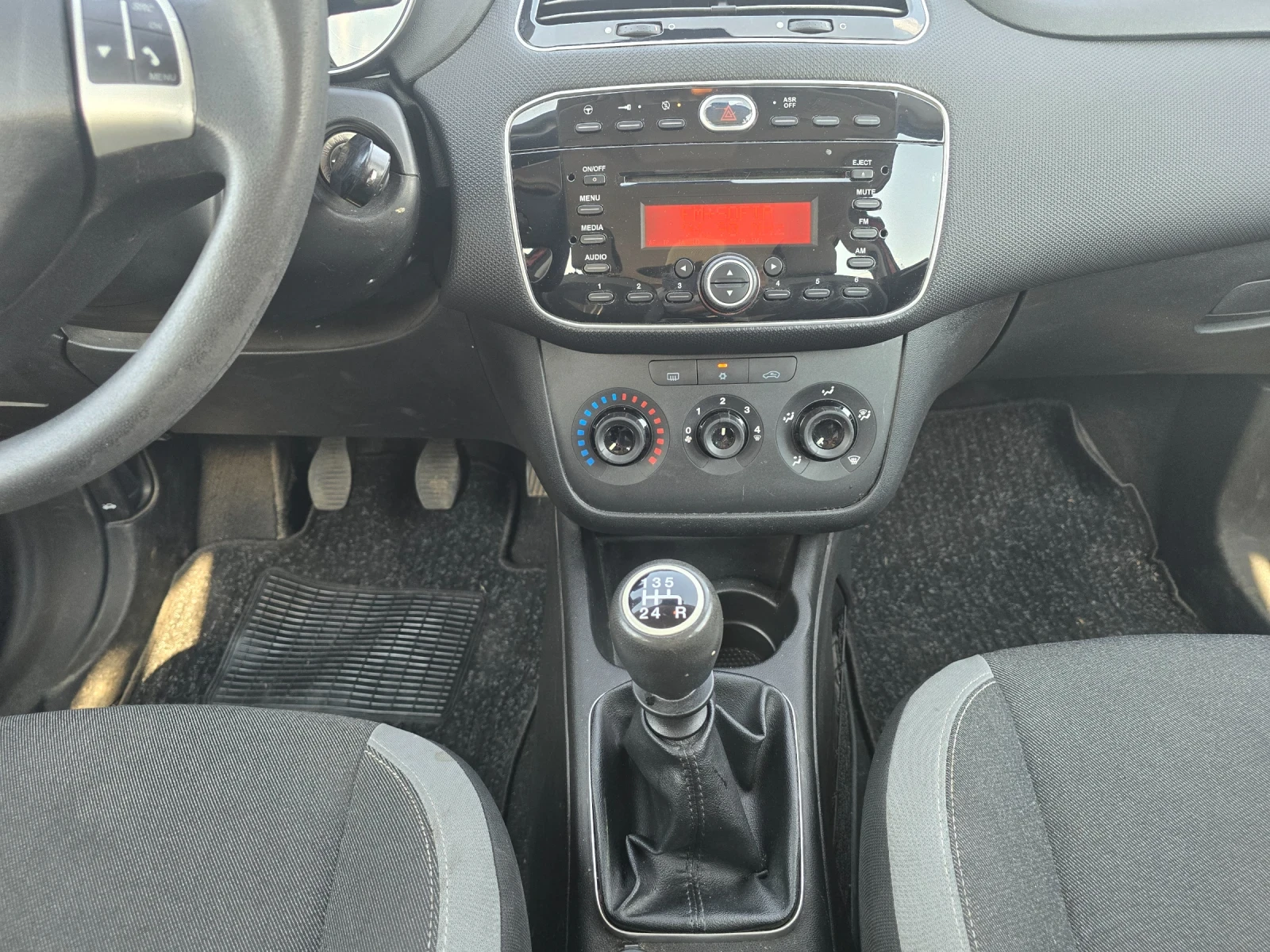 Fiat Punto 1.2i 70 2012   5 | Mobile.bg   15