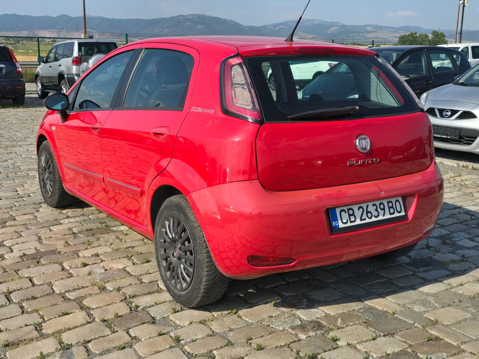 Fiat Punto 1.2i 70кс 2012 година ЕВРО 5 - изображение 8