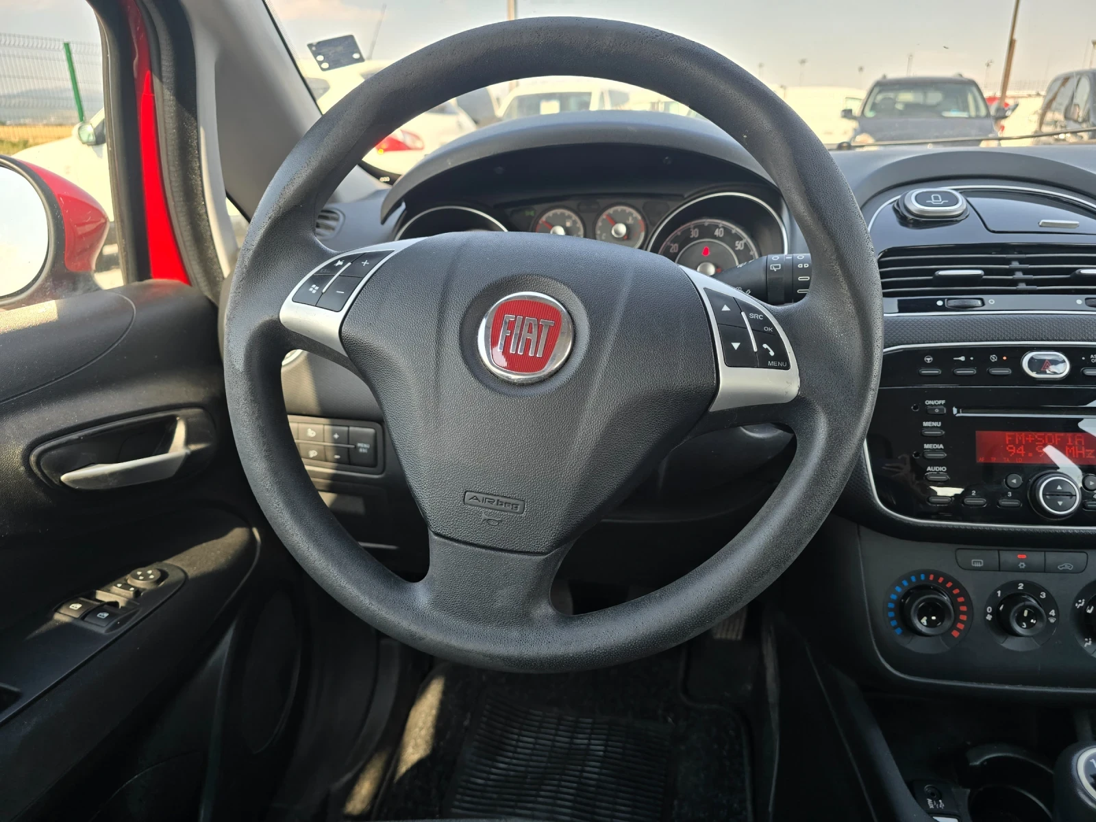 Fiat Punto 1.2i 70 2012   5 | Mobile.bg   16