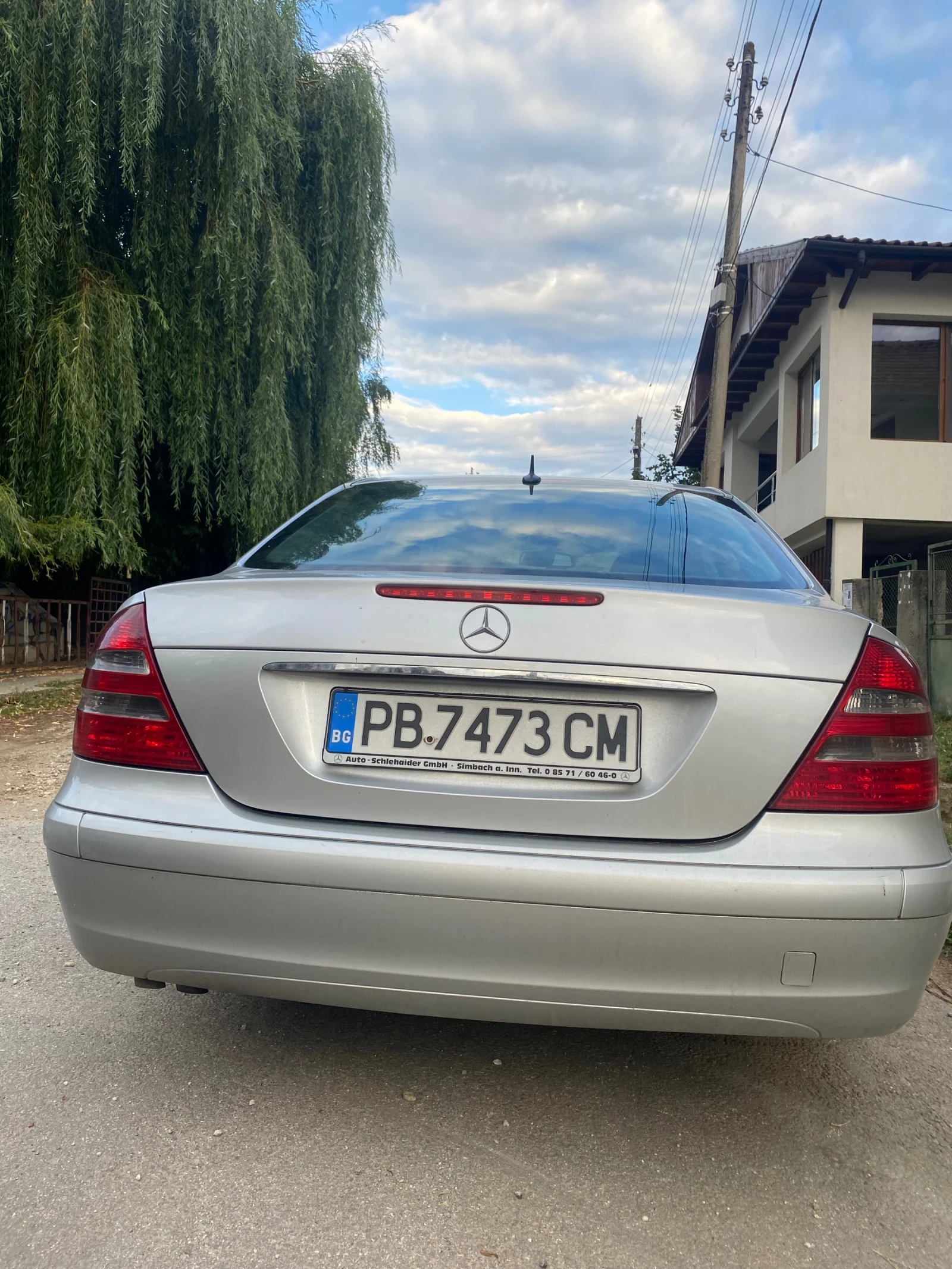 Mercedes-Benz E 220  - изображение 5
