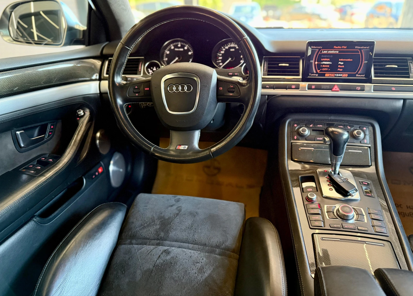 Audi S8 V10* Ceramic* Carbon* Bang&Olufsen* Лизинг*  - изображение 9