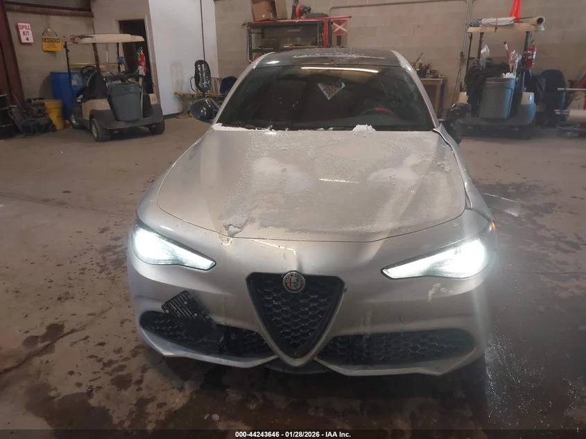 Alfa Romeo Giulia * Крайна цена до БГ* , снимка 12 - Автомобили и джипове - 53979534