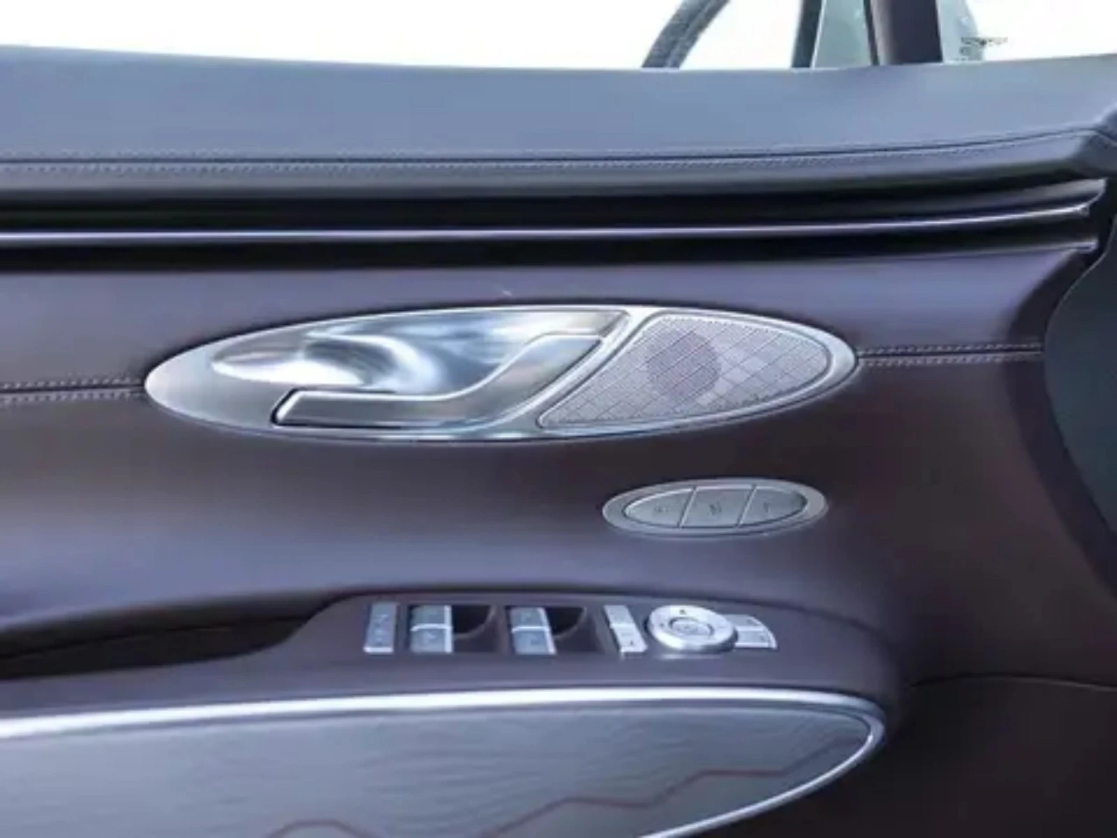 Genesis GV70 2023/43000KM/2.5Т/PANO/360/4x4/CARFAX, снимка 16 - Автомобили и джипове - 53983747