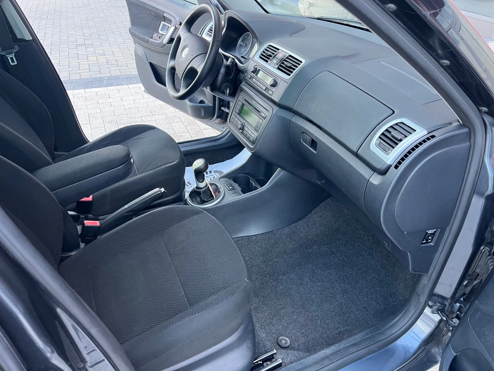 Skoda Roomster 1.9TDI, снимка 8 - Автомобили и джипове - 54001271