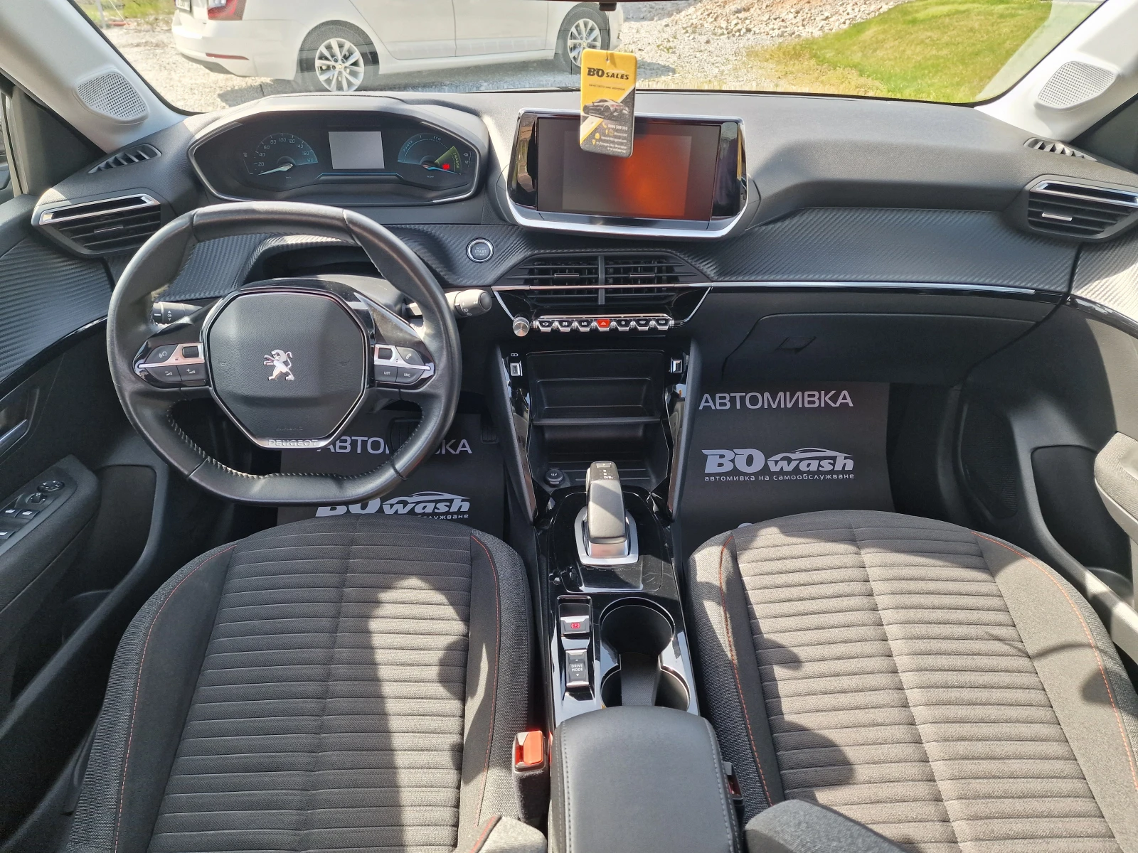 Peugeot 208 50kWh, снимка 9 - Автомобили и джипове - 54225852