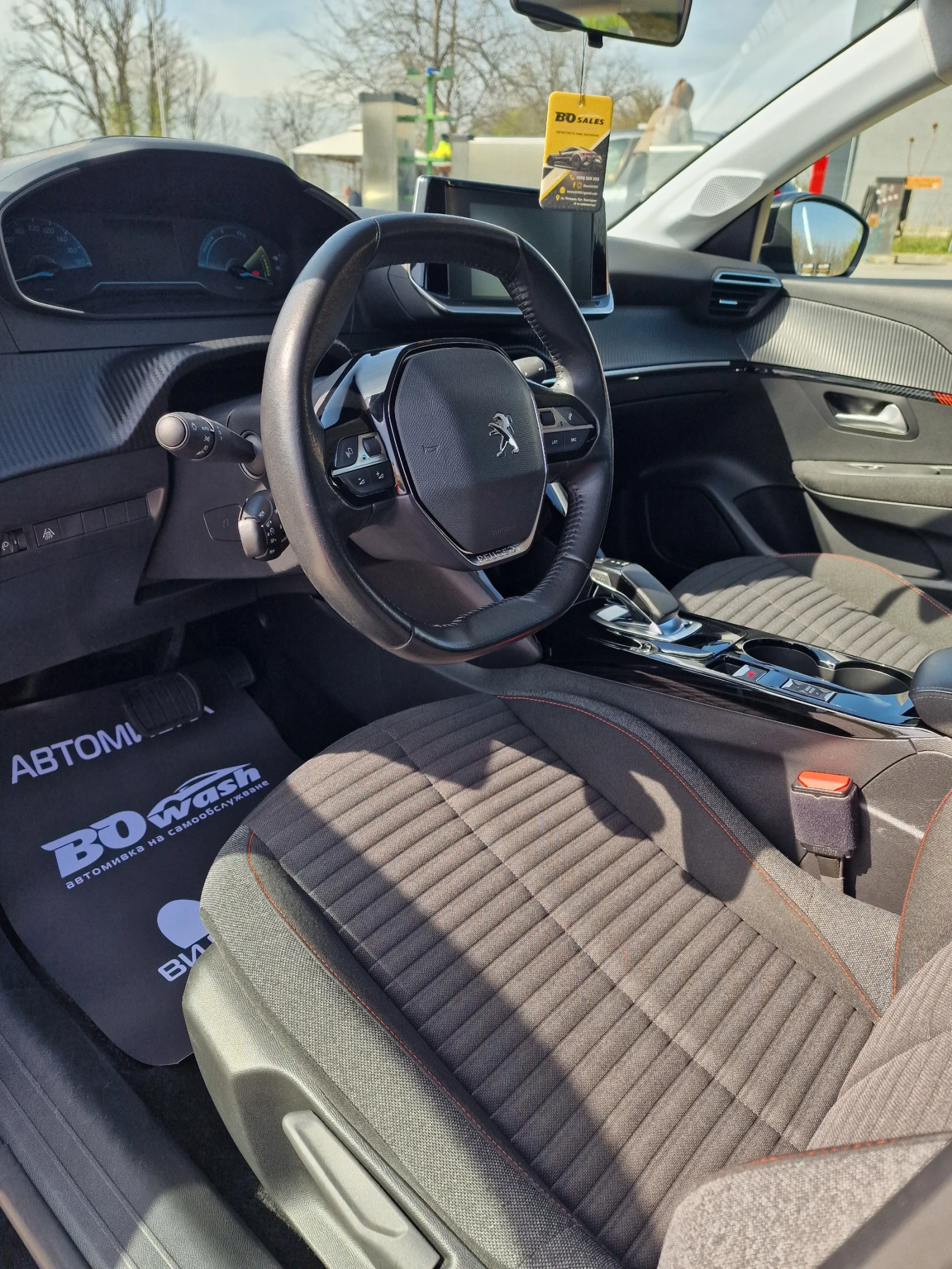 Peugeot 208 50kWh, снимка 11 - Автомобили и джипове - 54225852