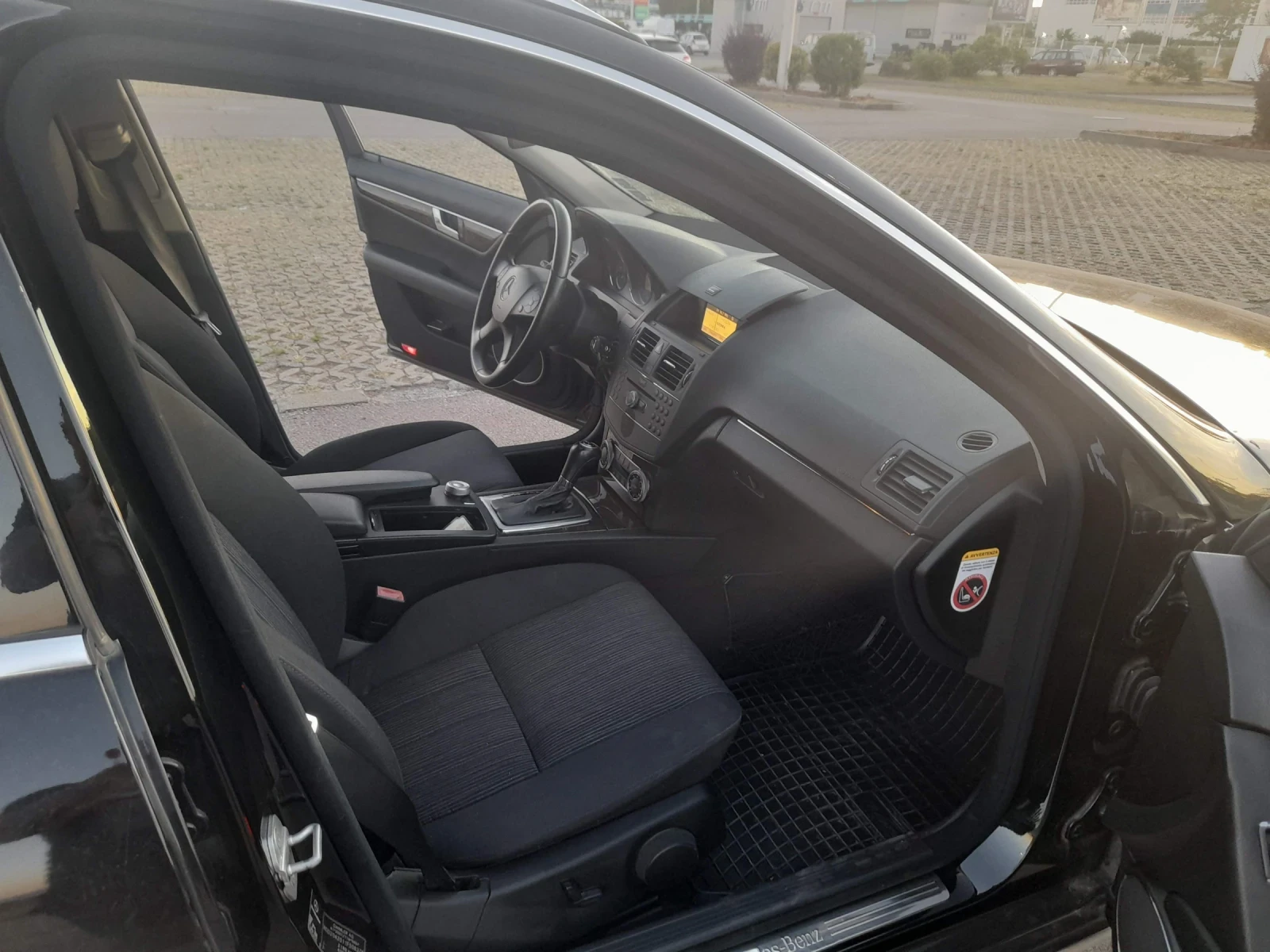 Mercedes-Benz C 200, снимка 5 - Автомобили и джипове - 54285634