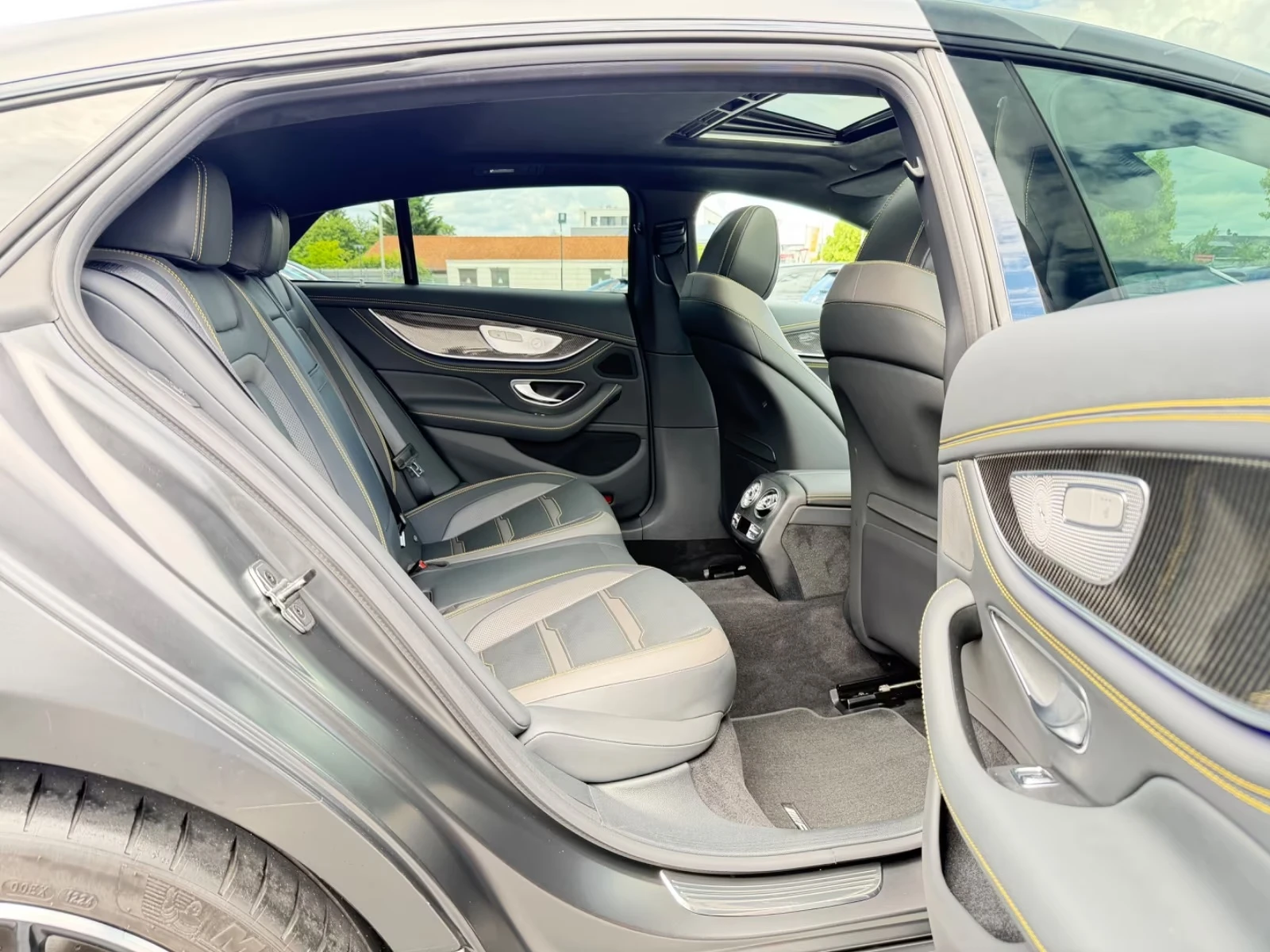 Mercedes-Benz AMG GT 53 / 4-MATIC / V8 STYLE / PANO / BURM/ 360 / | Mobile.bg � ����������� 17