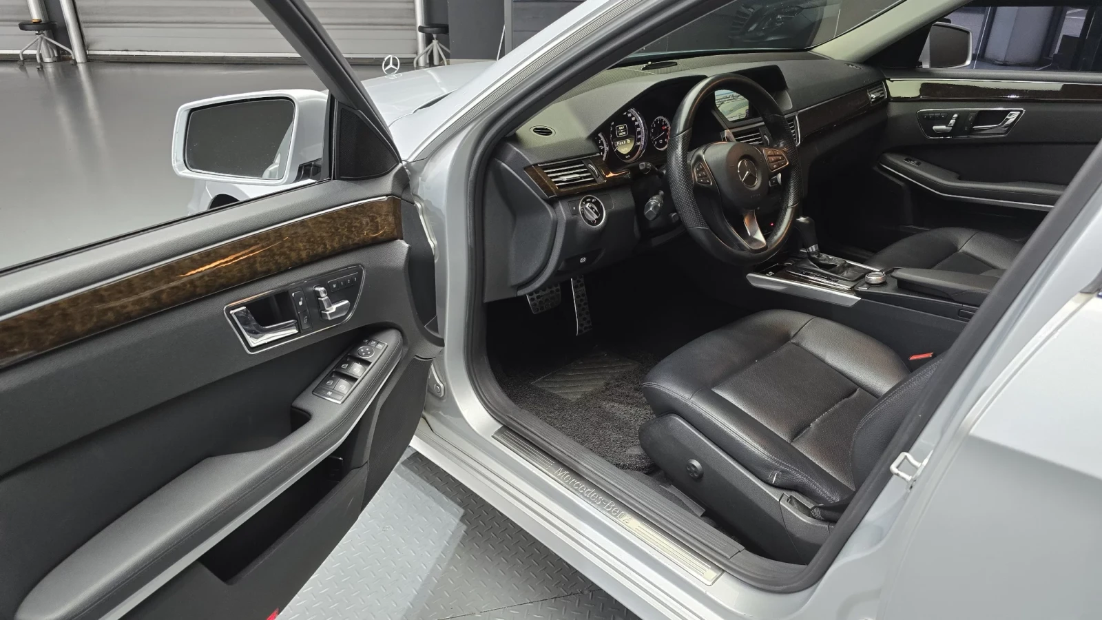 Mercedes-Benz E 200 AMG LINE/������/360CAM/PANO | Mobile.bg � ����������� 10