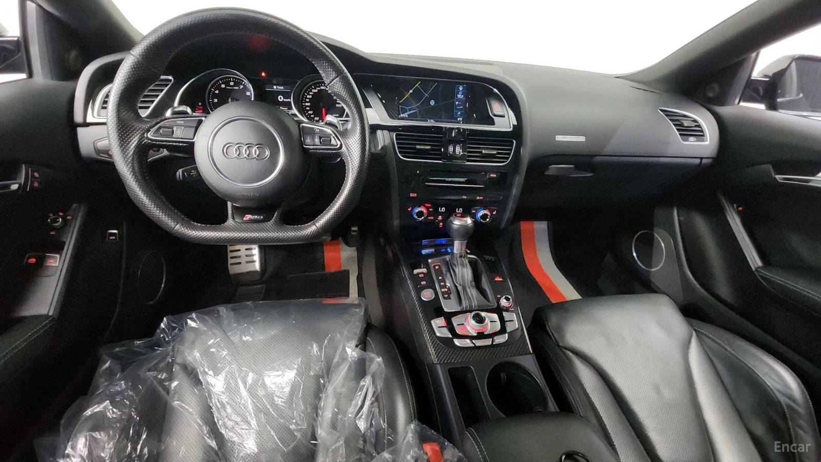 Audi Rs5 4.2 FSI* QUATRRO* PANO* КОЖА* ПОДГРЕВ* ОБДУХВ* НАВ, снимка 7 - Автомобили и джипове - 55505365