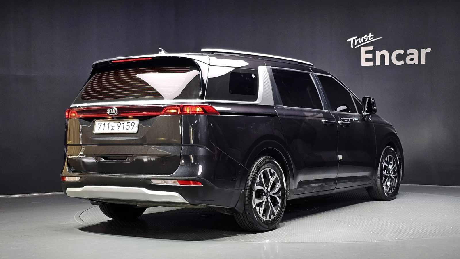 Kia Carnival ПОДГРЕВ ВОЛАН* КРАЙНА ЦЕНА, снимка 2 - Автомобили и джипове - 55595065