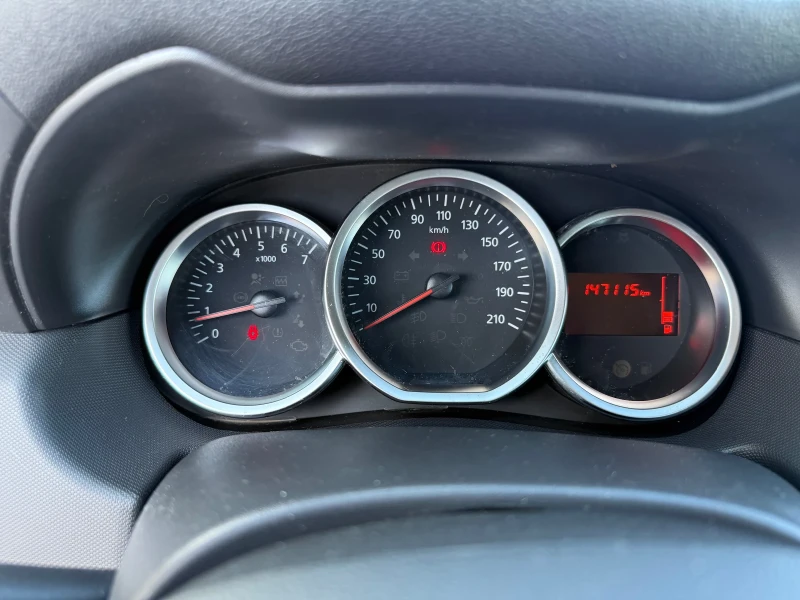 Dacia Duster Фейс Камера, снимка 17 - Автомобили и джипове - 52854021