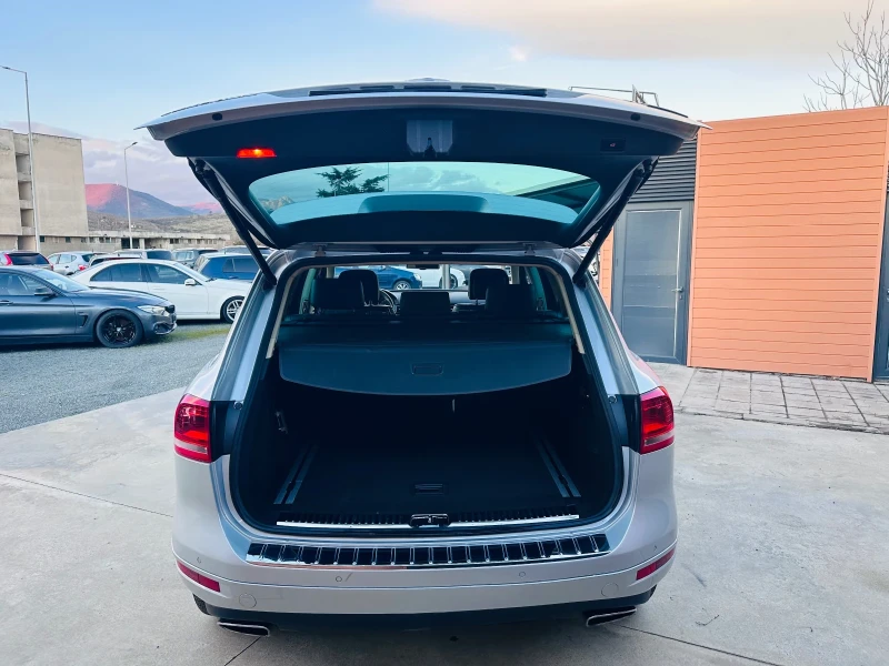 VW Touareg 3.0TDI/Navi/Distronoc/Keyless, снимка 13 - Автомобили и джипове - 53122964