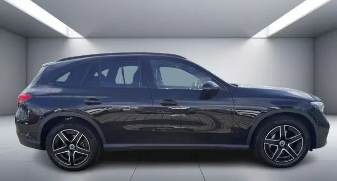 Mercedes-Benz GLC 300 d 4Matic = AMG Line = Advanced Plus Гаранция, снимка 3 - Автомобили и джипове - 53632243