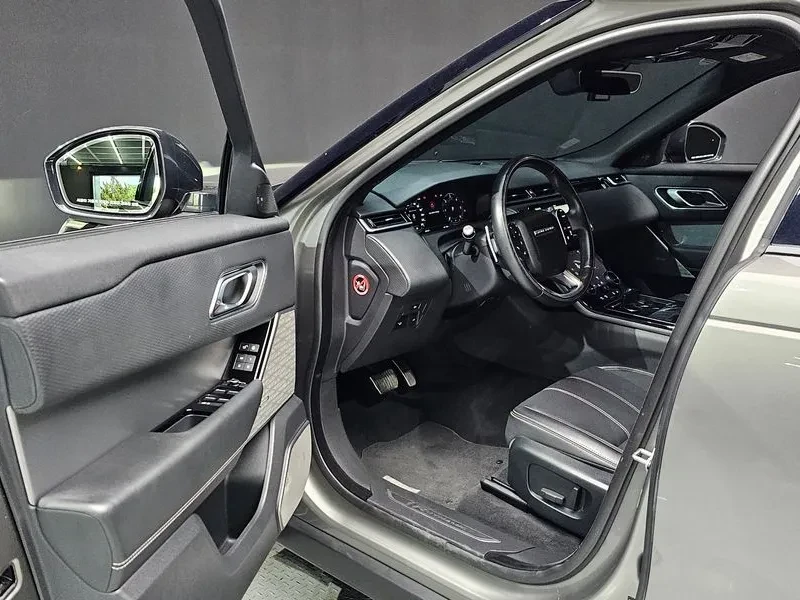 Land Rover Range Rover Velar, снимка 11 - Автомобили и джипове - 54515149