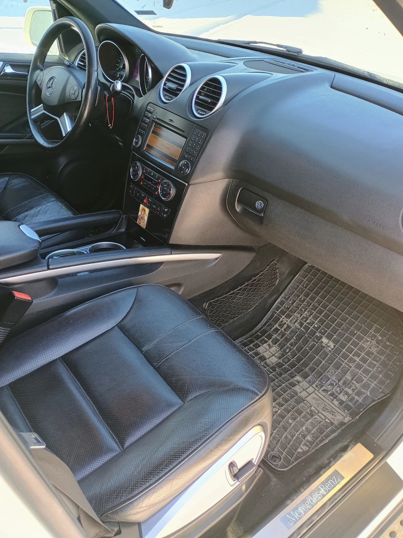 Mercedes-Benz ML 320, снимка 8 - Автомобили и джипове - 54070989