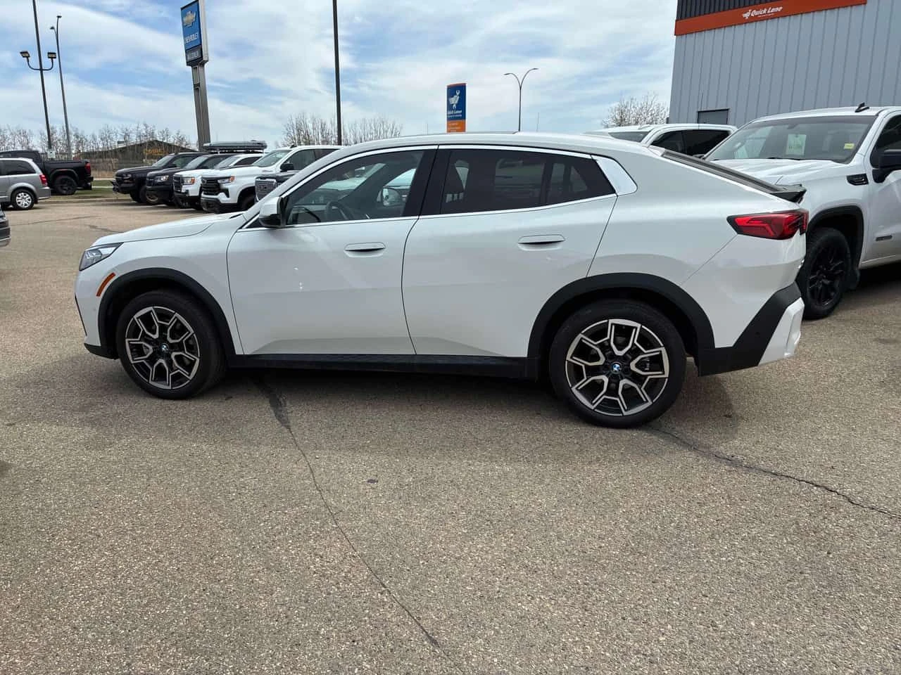 BMW X2 * xDrive28i * ПОДГРЕВ* KEYLESS* , снимка 2 - Автомобили и джипове - 54477291
