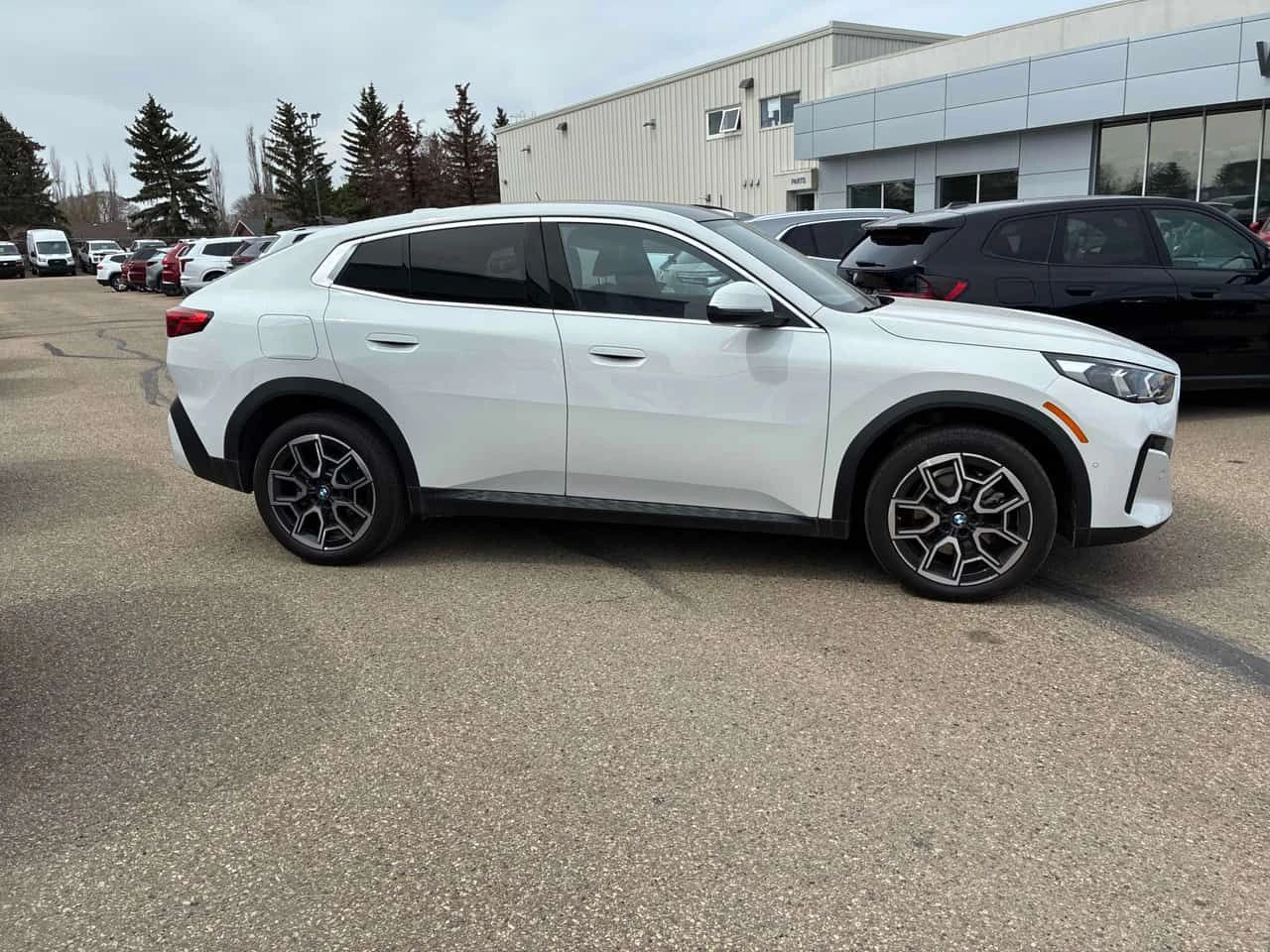 BMW X2 * xDrive28i * ПОДГРЕВ* KEYLESS* , снимка 3 - Автомобили и джипове - 54477291