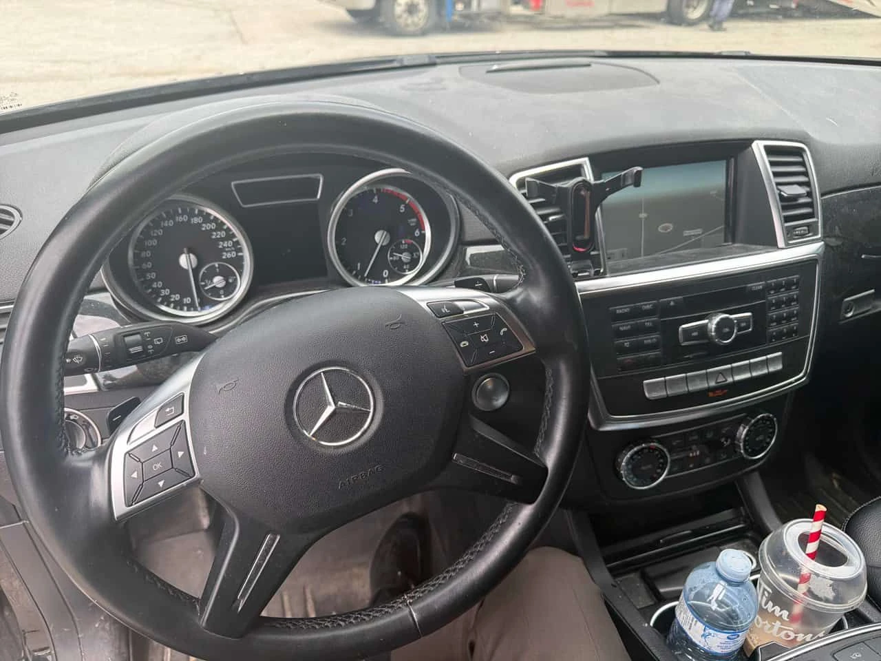 Mercedes-Benz ML 350 BlueTEC/ПОДГРЕВИ/360 КАМЕРИ/ПАНОРАМА/HARMAN KARDON, снимка 8 - Автомобили и джипове - 55063515