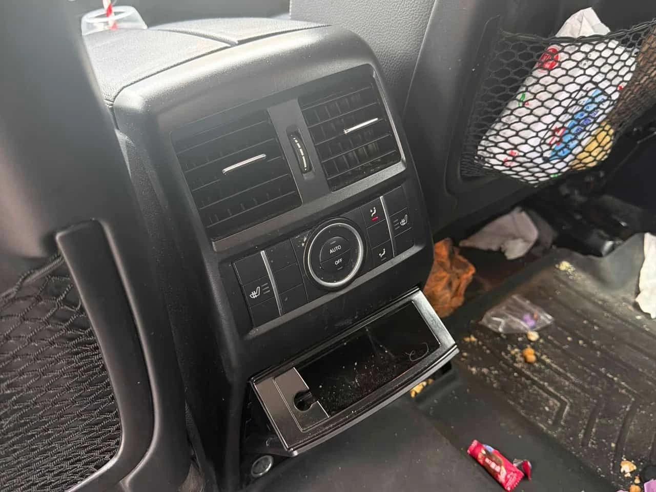Mercedes-Benz ML 350 BlueTEC/ПОДГРЕВИ/360 КАМЕРИ/ПАНОРАМА/HARMAN KARDON, снимка 13 - Автомобили и джипове - 55063515