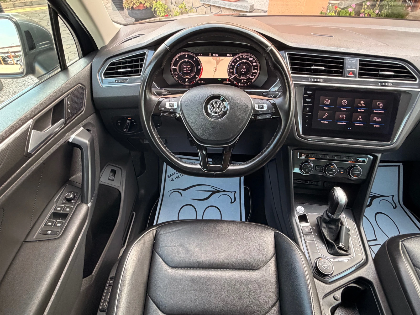 VW Tiguan 2.0TDI* NAVI* KAMERA* AUT* 190ksKEYLESS* PANORAMA, снимка 3 - Автомобили и джипове - 55661190