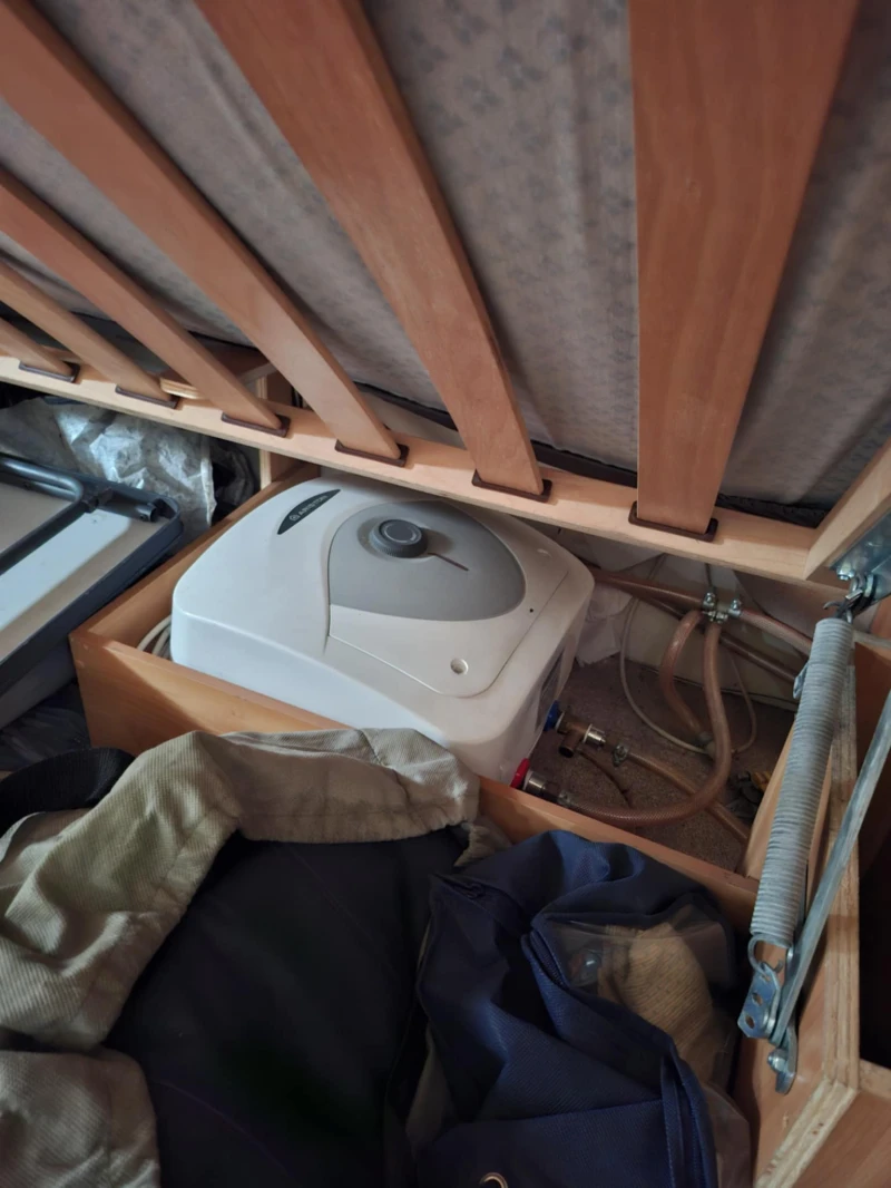 Каравана Knaus AZUR, снимка 15 - Каравани и кемпери - 53456818