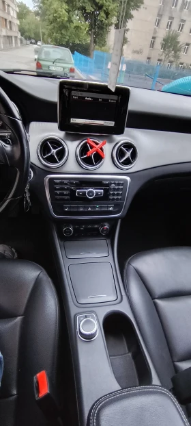 Mercedes-Benz CLA 220, снимка 5