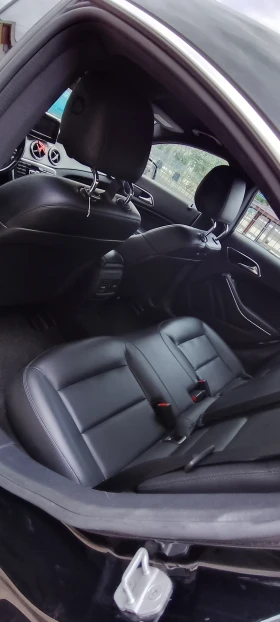 Mercedes-Benz CLA 220, снимка 9
