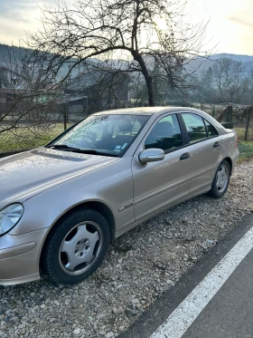 Mercedes-Benz C 200, снимка 3