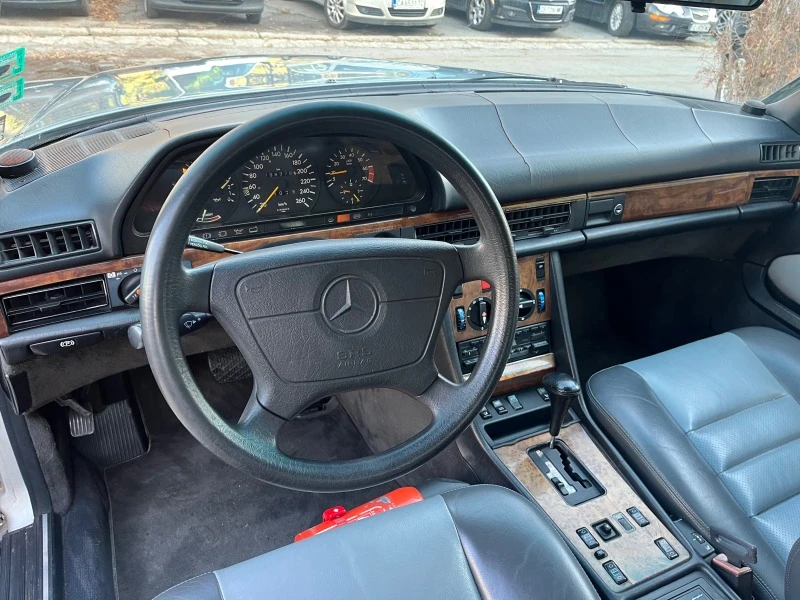 Mercedes-Benz 560 560SEC, снимка 9 - Автомобили и джипове - 37856105