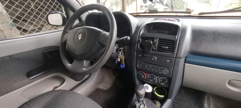 Renault Clio, снимка 7 - Автомобили и джипове - 47090274