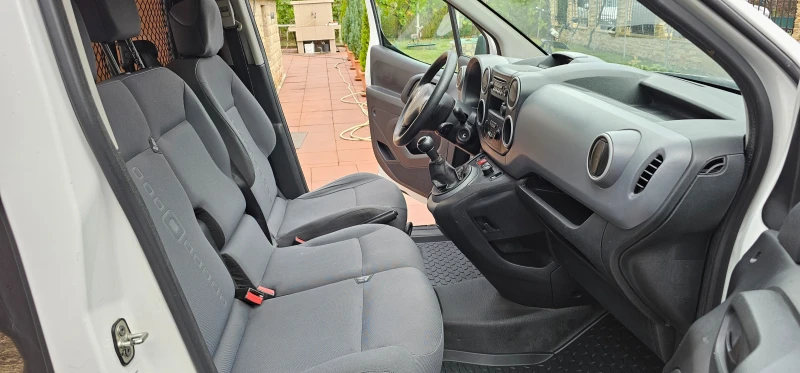 Citroen Berlingo 1.6HDI TURBO , снимка 14 - Автомобили и джипове - 47232573