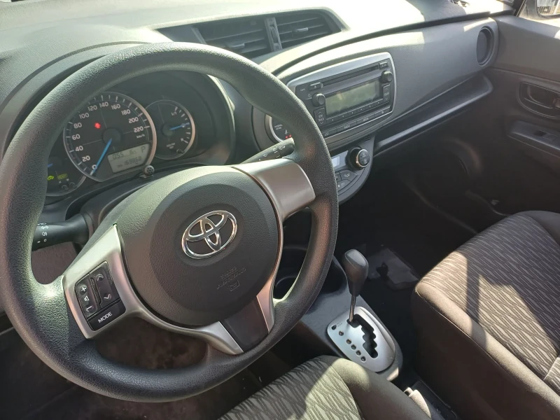 Toyota Yaris 1.5.Hybrid , снимка 11 - Автомобили и джипове - 47459094