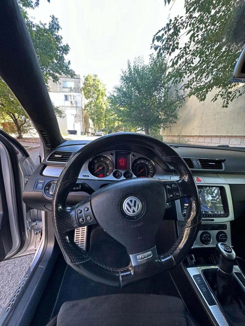 VW Passat 2.0 ТДИ, снимка 6 - Автомобили и джипове - 47533742