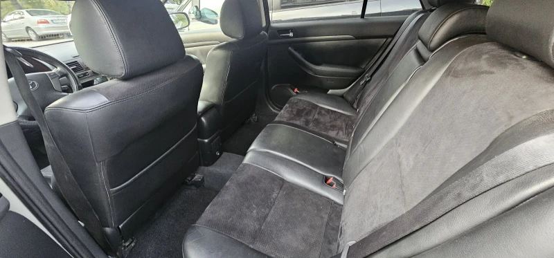 Toyota Avensis 2.2 D-CAT, снимка 7 - Автомобили и джипове - 53072923